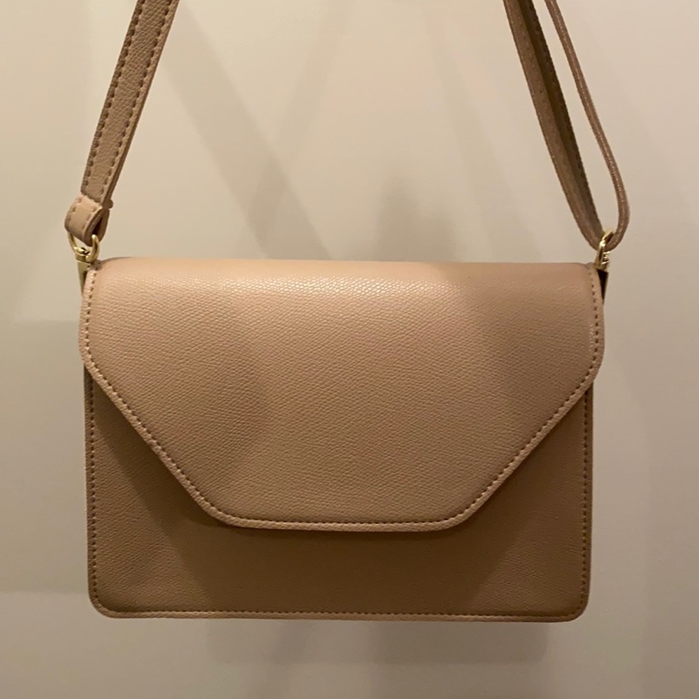 Beige/tan handbag